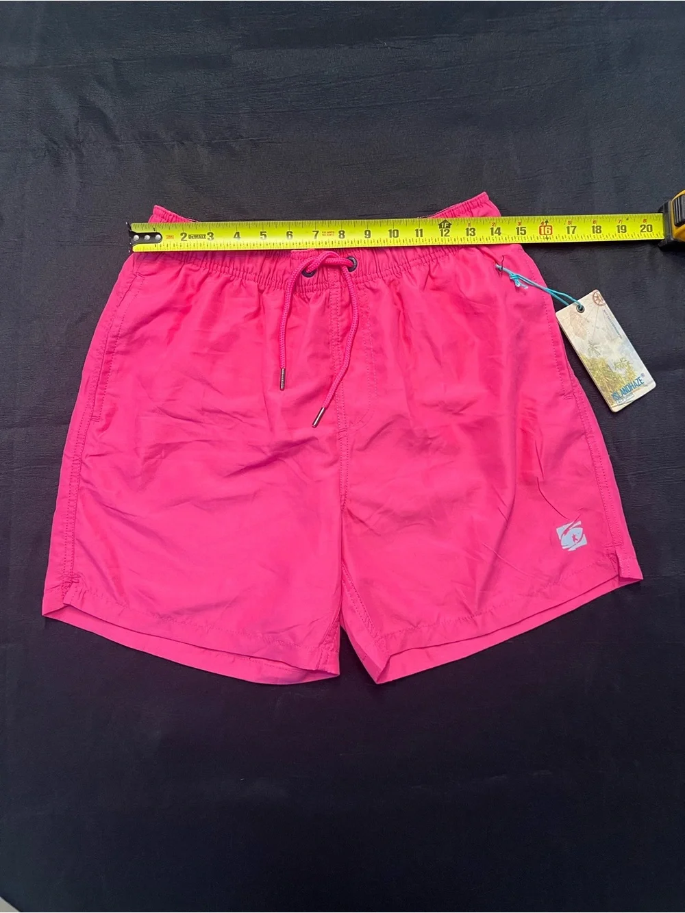 Island Haze Men’s Swim Trunks Size Medium Fuschia Mesh Lined New with tags